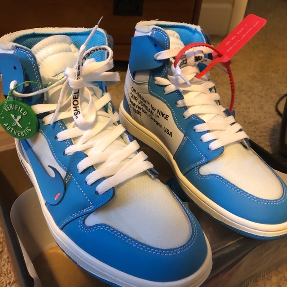 UNC Off-White Jordan 1s (8.5)